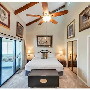 New Listing!!! 4 Min Walk To The Beach! , Destin United States